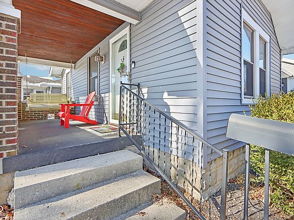 4th image of 812 E Mills Ave