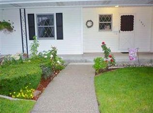 1901 Elizabeth Ln, Jenison, MI 49428