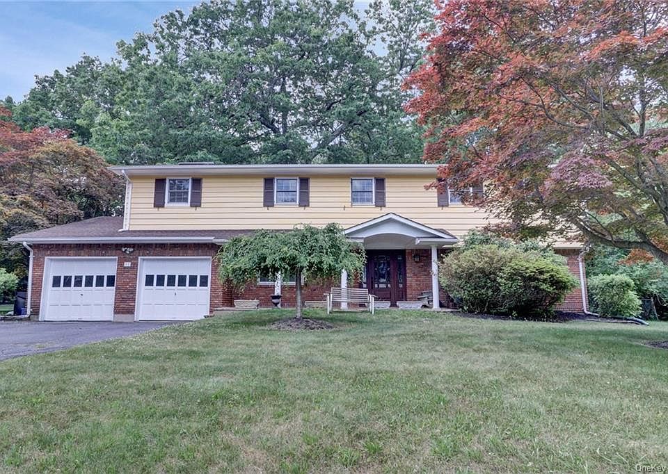 1st image of 11 E Mayer Dr