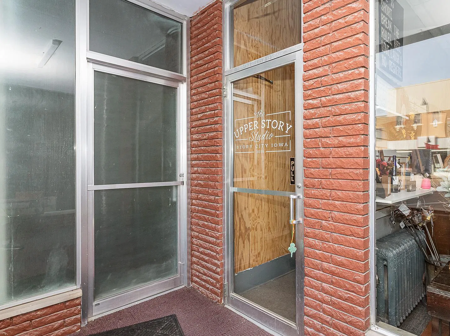 Studio, 1100 sqft, $1,300 — Photo 2