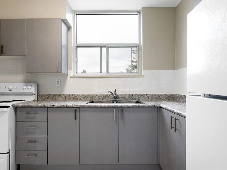 2250 Kennedy Rd — Photo 14