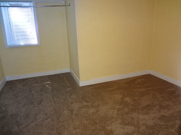 Garden Level 2 Bedroom Apartment right near D.U. — Photo 10