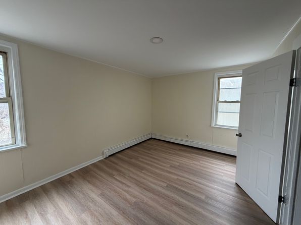 84 Magnolia St #2R