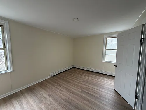 84 Magnolia St Photo 1