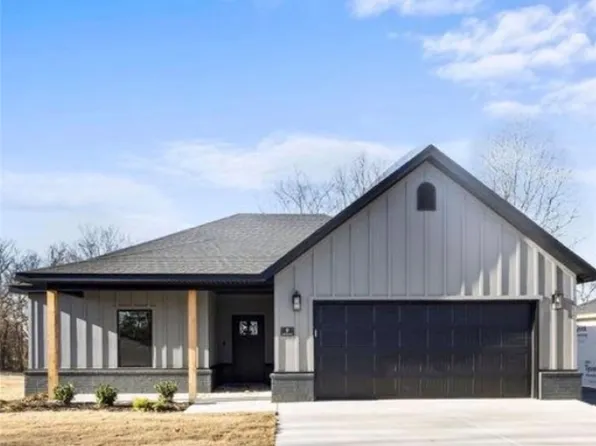 3 Arrow Dr, Bella Vista, AR 72714