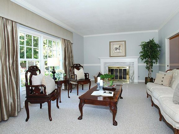 3rd image of 100 Fair Oaks Ln