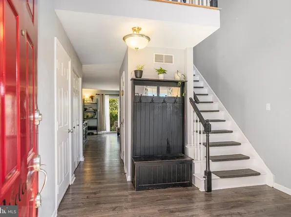 100 Anjou Ct, Telford, PA 18969