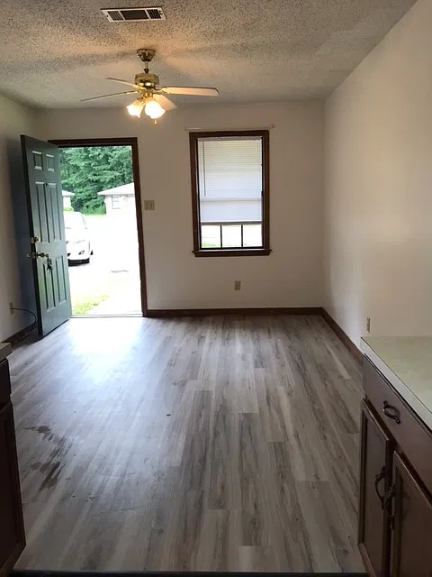 2 bed, 800 sqft, $800 — Photo 4