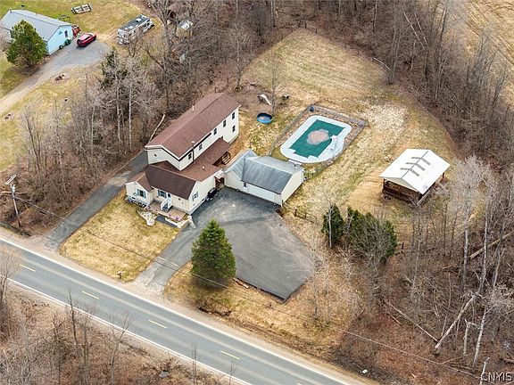 4th image of 6126 Lowell Rd