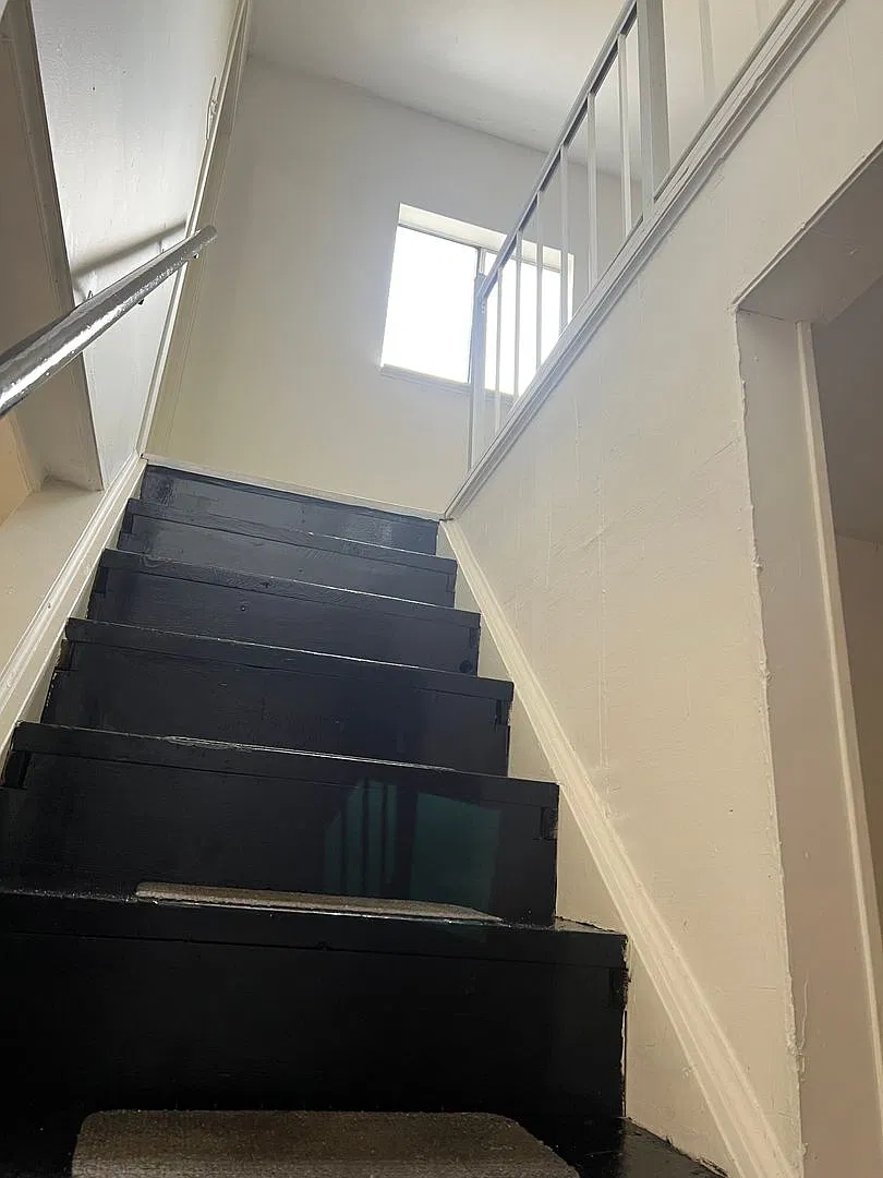 609 Hospital Way — Photo 3