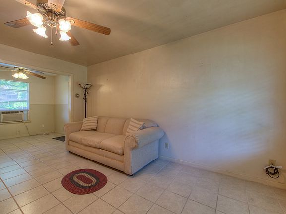 5th image of 1303 Clearfield Dr