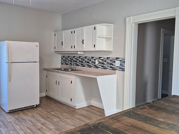 4th image of 2101 Park Ave #B