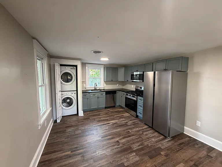 3 Delaware Ave #2 — Photo 2