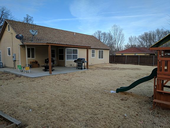 2nd image of 410 Homer Ave