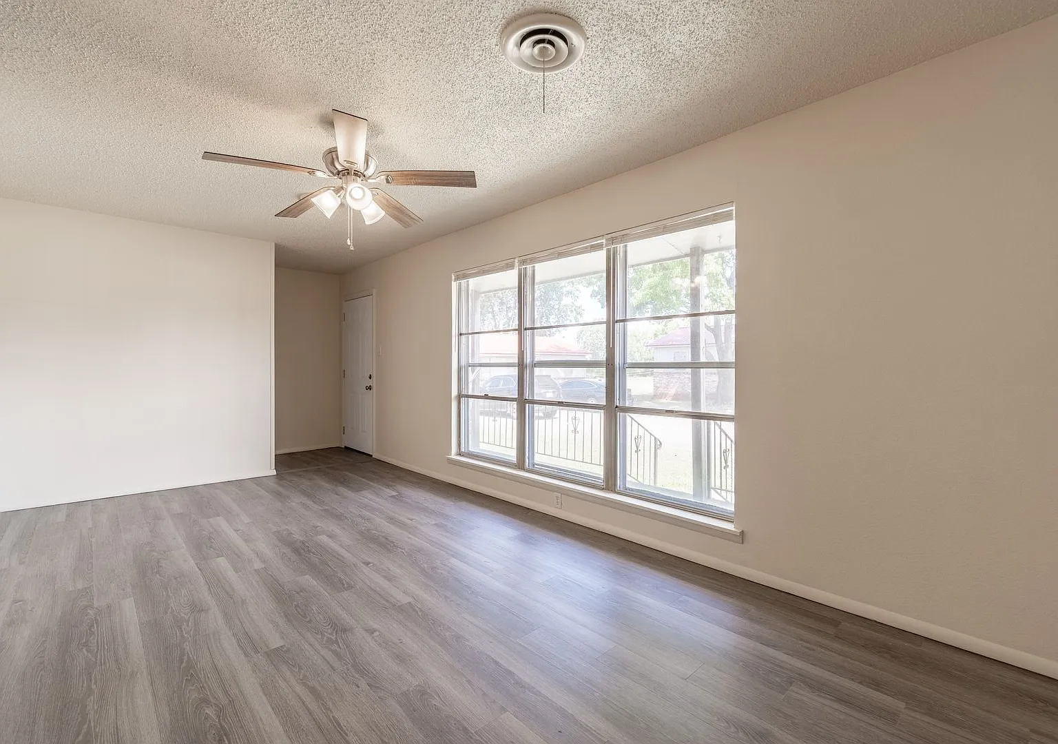 Fully Remodeled 2 Bed, 1 Bath Duplex off of Highway 271 — Photo 1