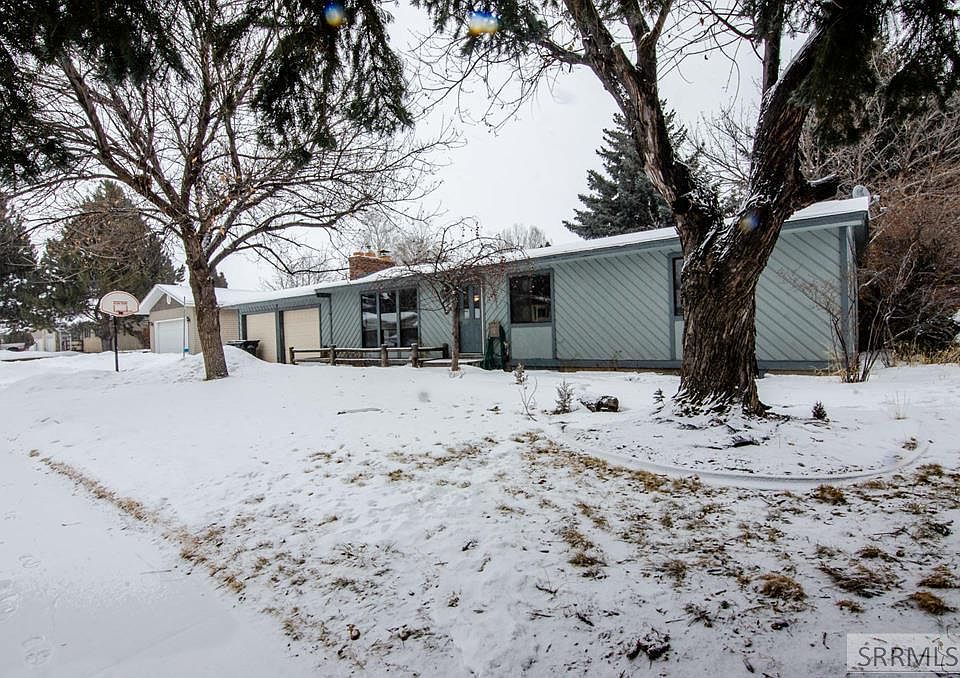 1st image of 688 Mark Ave