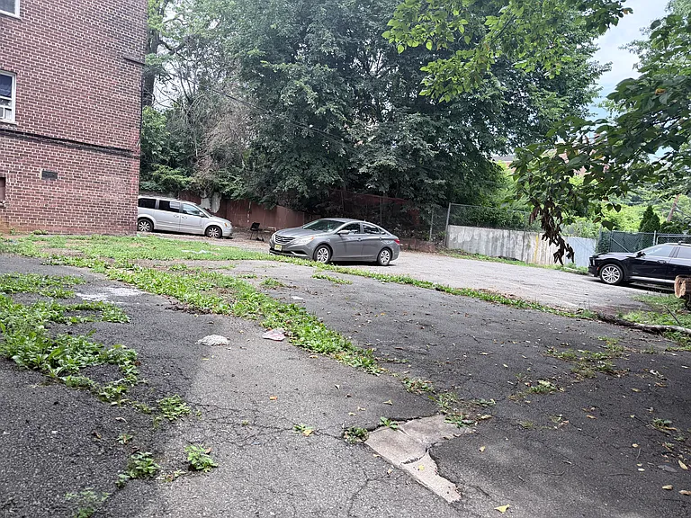 70 Crawford St — Photo 40