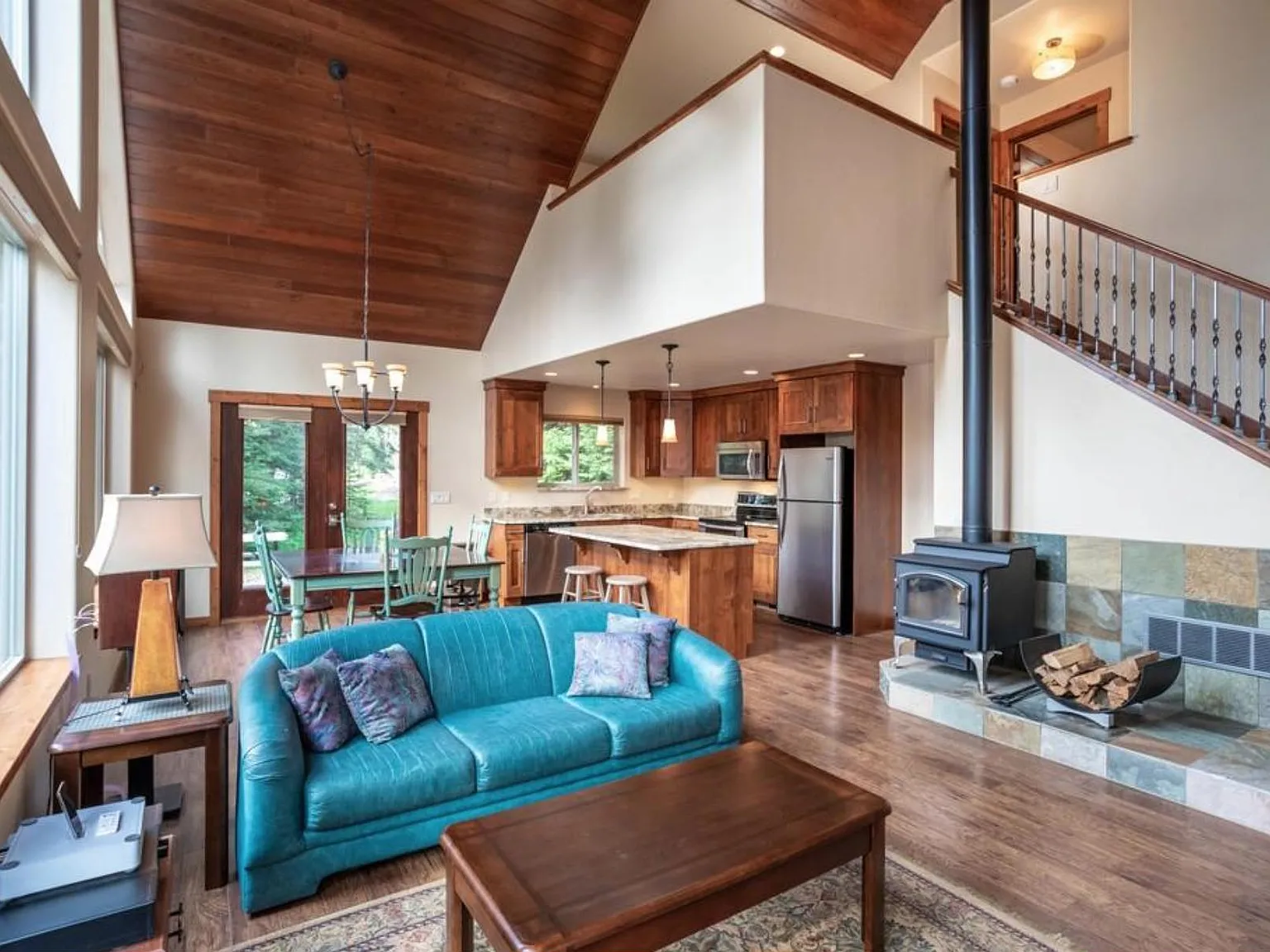 3 bed, 2.5 bath, 1425 sqft, $2,650 — Photo 3