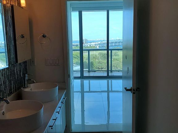 3rd image of 888 Biscayne Blvd Floor 14