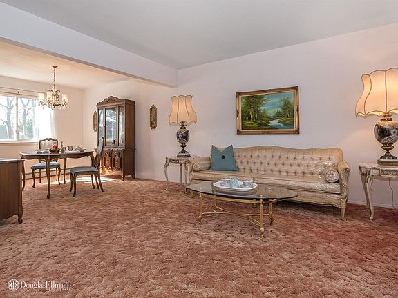 5th image of 8 Elizabeth Ct