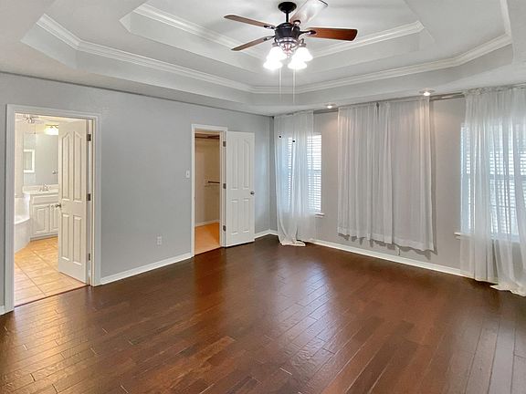 3rd image of 3709 Bridle Trails Ct