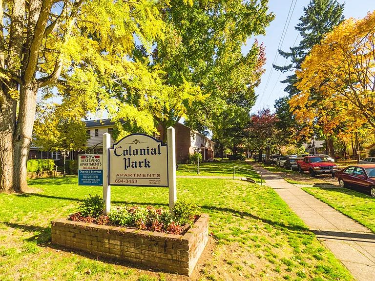 Colonial Park Apartments - Comfortable Living with a $99 Deposit Move-In Special — Photo 18