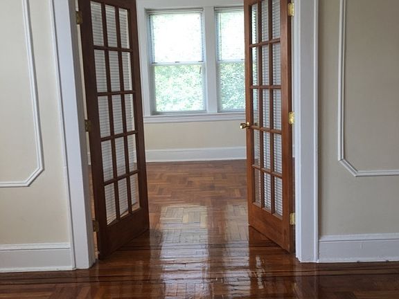 5th image of 146 N Walnut St #6