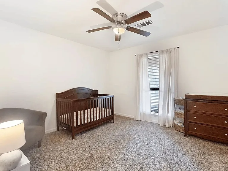 62 Sharmont Dr — Photo 17