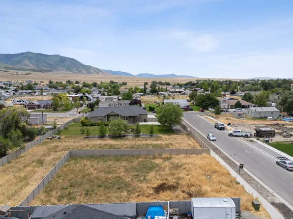 8048 N Park Ln, Tooele, UT 84074