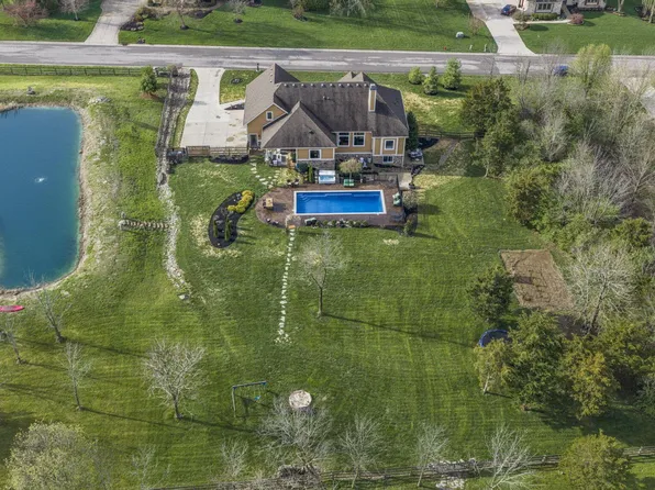 2182 Estates Ct, Springboro, OH 45066