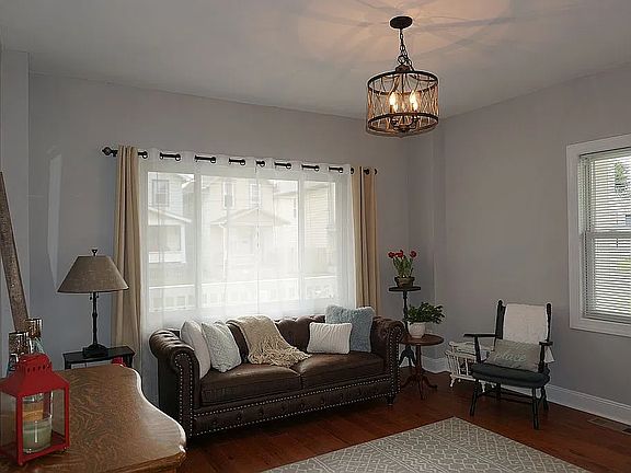 5th image of 502 E Welch Ave