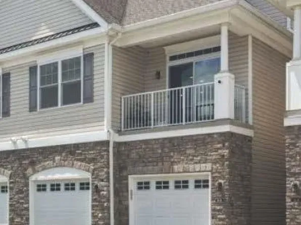 28 Elston Ct, Haskell, NJ 07420