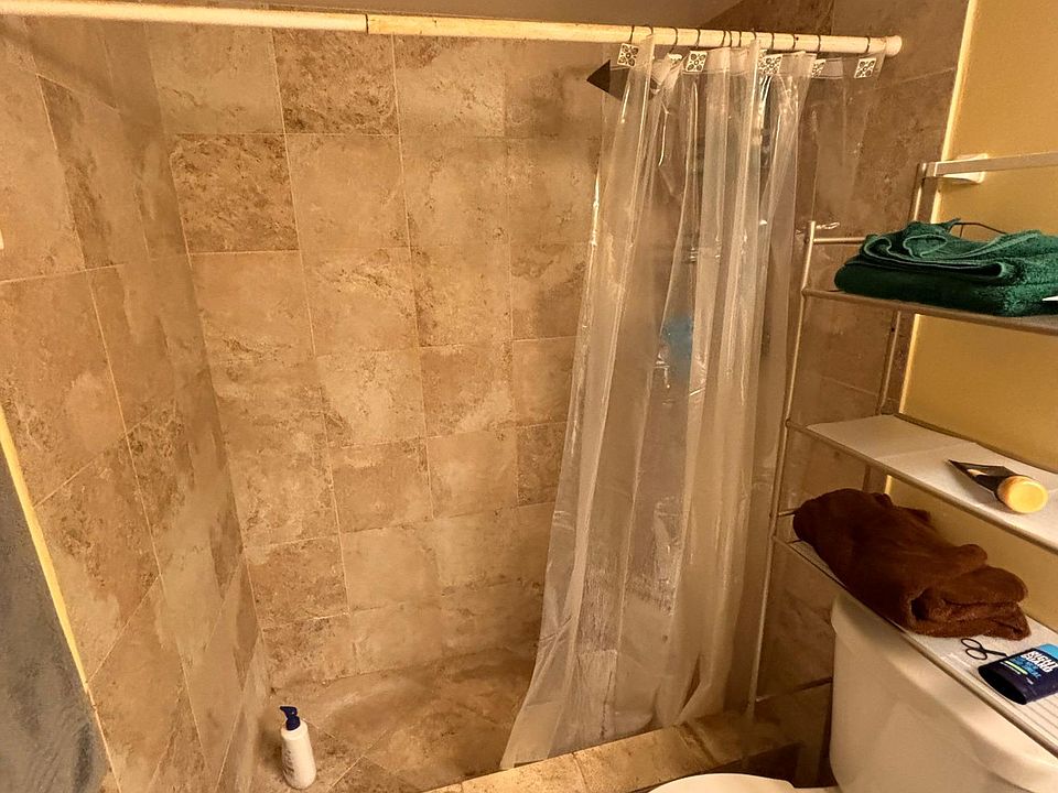 1st image of 2925 SW 22nd Ave APT 205