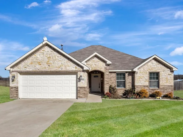 570 Laurel Dr, Wills Point, TX 75169