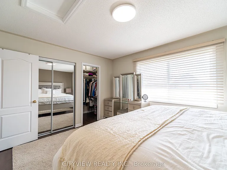 2330 Grand Oak Trl — Photo 30