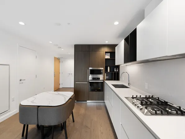 6000 McKay Ave #1801, Burnaby, BC V5H 0J5