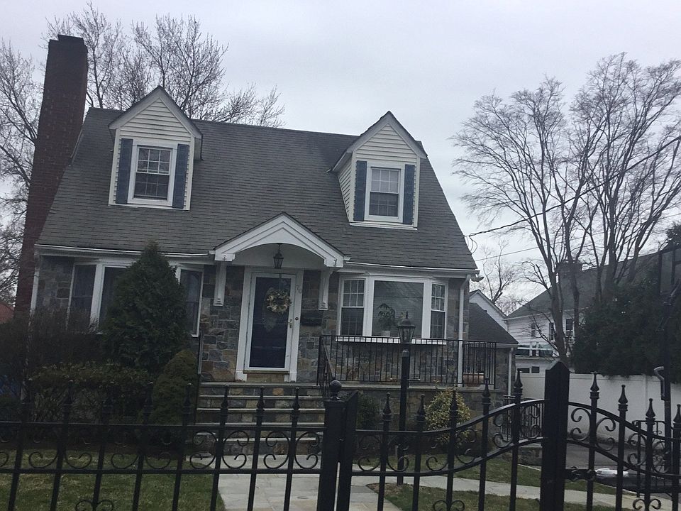 2nd image of 70 Oxford Ave