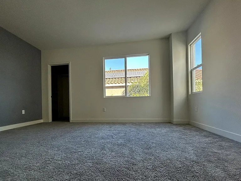 8425 Telegraph Rd — Photo 32