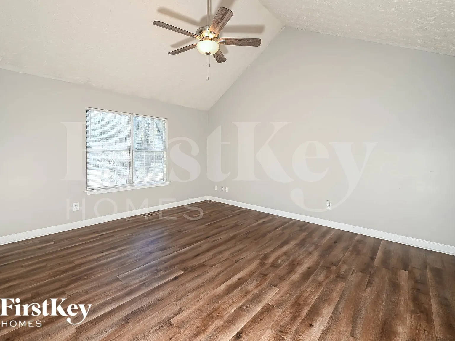 3 bed, 2.5 bath, 1850 sqft, $2,410 — Photo 2