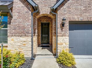 6221 Escarpment Dr, Fort Worth, TX 76112