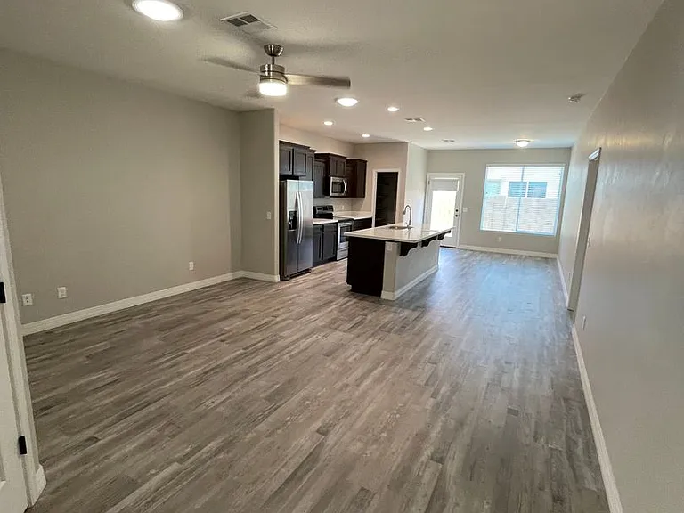 344 E Orchid St — Photo 5