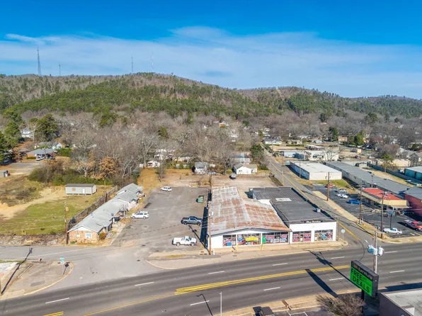 606 Albert Pike Rd, Hot Springs National Park, AR 71913