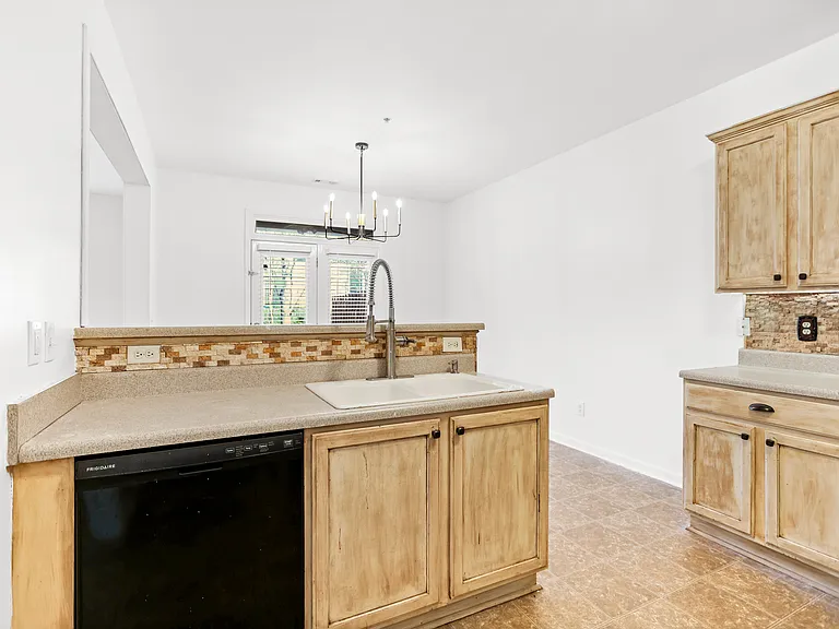 33 Tahoe Dr — Photo 10