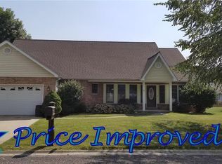 9 Michelle Dr, Mascoutah, IL