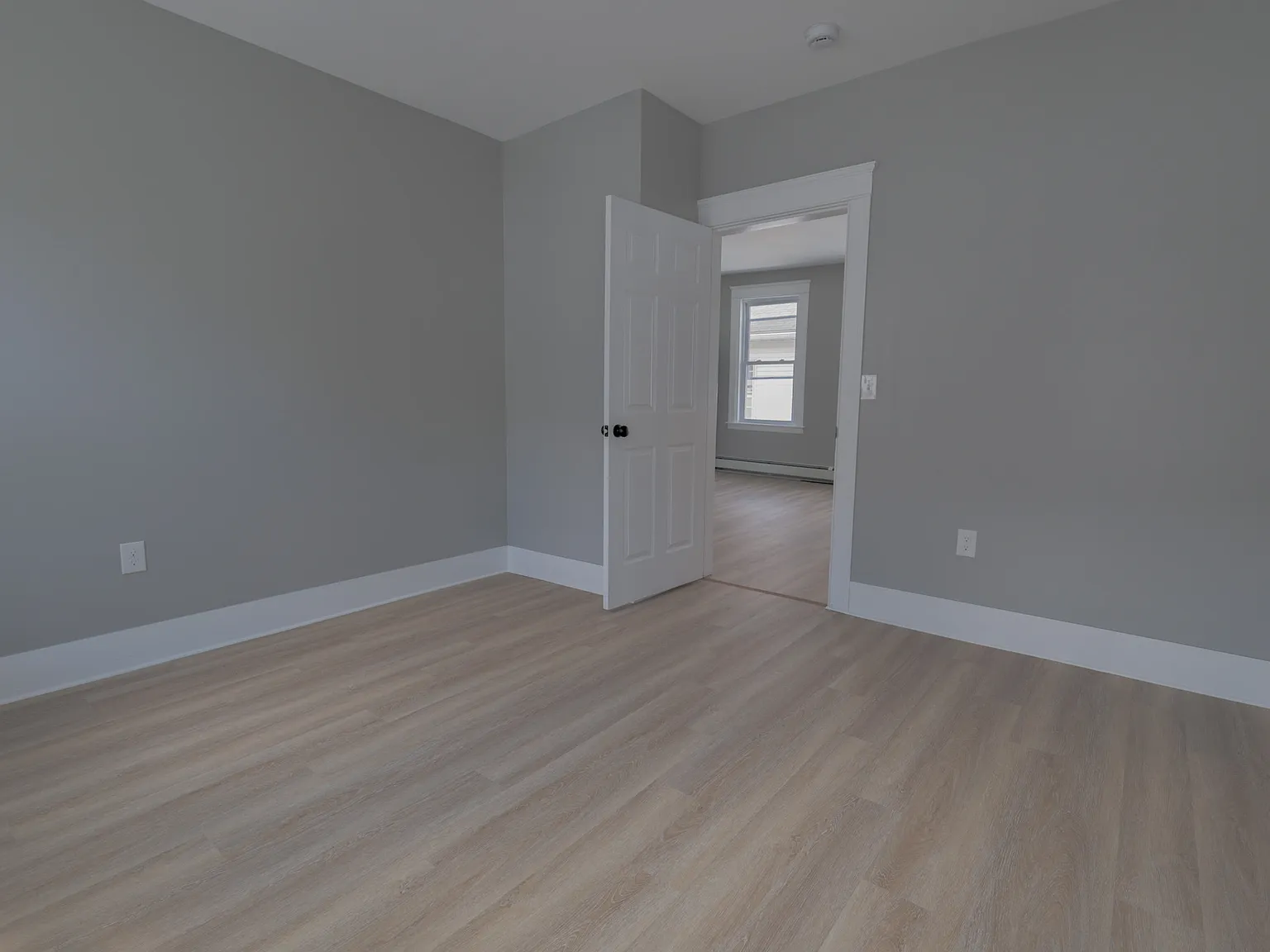 3 bed, 1300 sqft, $2,600 — Photo 1