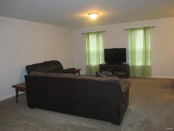 4th image of 334 Parkway Dr