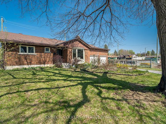 2nd image of 989 Connaught Ave