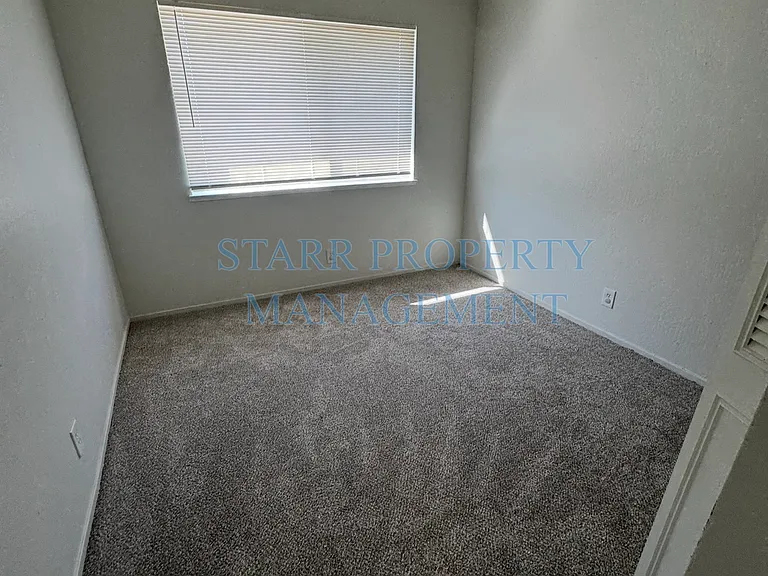 4479 La Cresta Way #4 — Photo 6