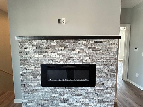 4th image of 2723 Adams St #202