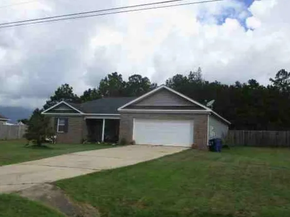 301 Jester St, Cowarts, AL 36321